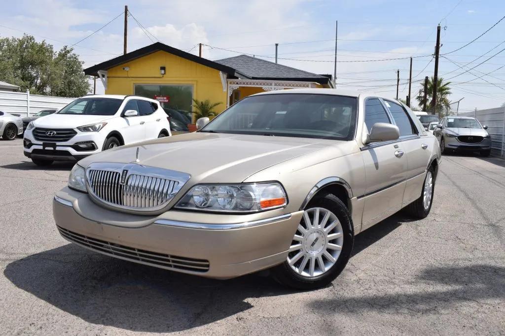 lincoln town car 2004 1LNHM81W84Y622275 image lincoln town car 2004 1LNHM81W84Y622275 image